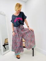 T-shirt col V - Marque OUI MAIS NON – Image 7