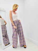 Pantalon motif madras effet gaufré