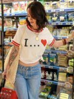 T-shirt Message Graphique Minimaliste Cœur  Maison 7577 – Image 6