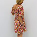 Robe Courte Fluide À Imprimé Floral Et Décolleté Croisé