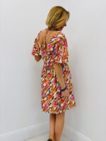 Robe Courte Fluide À Imprimé Floral Et Décolleté Croisé