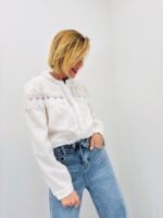 Chemise détail broderie