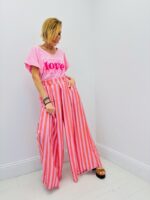 T-shirt Col V Motif Love – Image 3