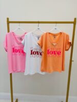 T-shirt Col V Motif Love – Image 2