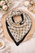 Foulard Imprimé Avec Bijou Aimanté
