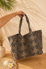 Sac cabas motif léopard