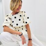 Top satiné motif pois
