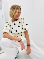 Top satiné motif pois