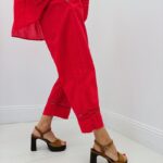 Pantalon taille élastique coupe courte