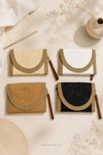 Pochette en raphia