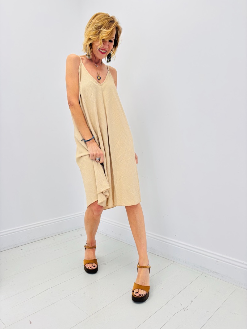 IMG_4817 Robe Fines Bretelles – Image 1