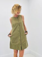 Robe chasuble détail boutons – Image 4