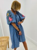 Robe rayée ceinturée – Image 7