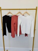 Pull manches longues avec boutons – Image 2