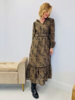 Robe Brodée