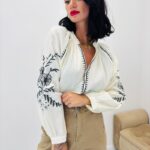 Blouse brodée élégante