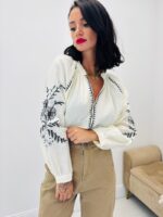 Blouse brodée élégante