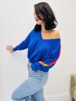 Pull avec bandes colorées – Image 8