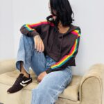 Pull Capuche avec les bandes