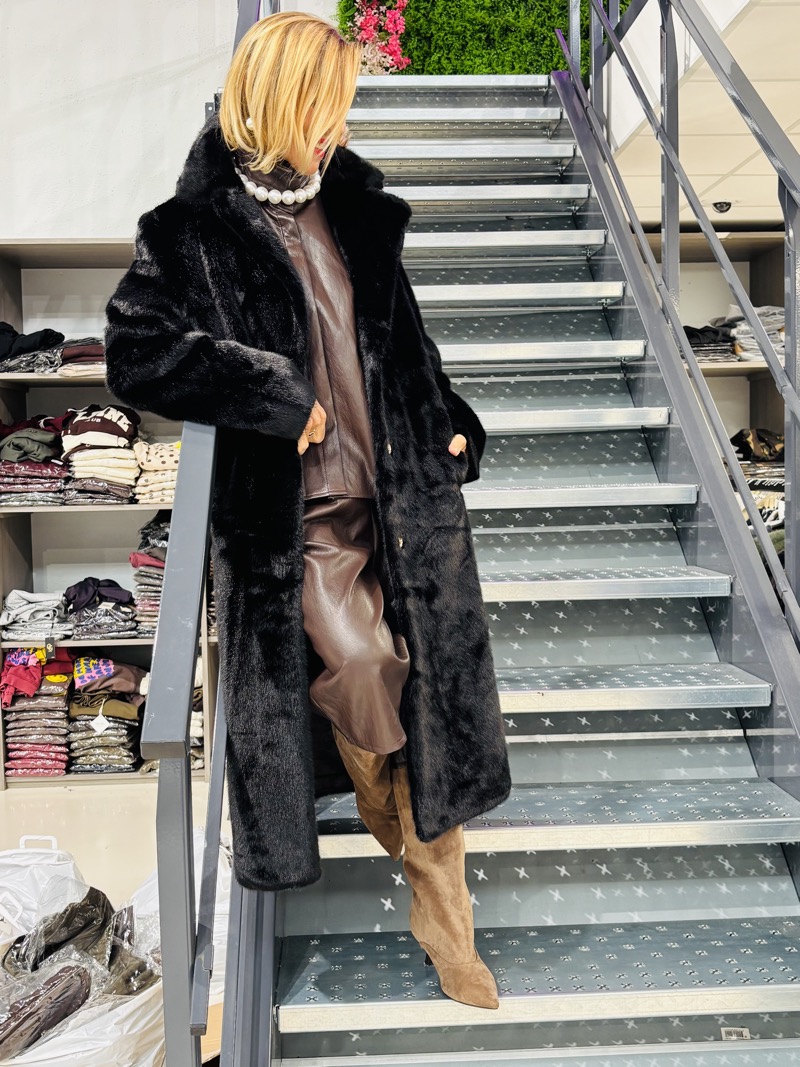 IMG_5609 Manteau fausse fourrure – Image 1