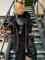 Veste sans manches à capuche en fausse fourrure - Marque Giovanni – Image 7