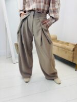 Pantalon à pinces oversize avec panneaux drapés
