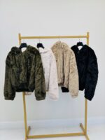 Veste à capuche en fausse fourrure – Image 2