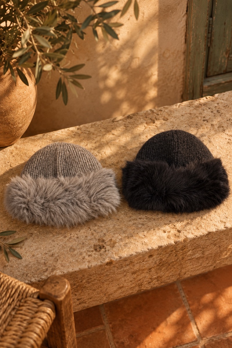 28BF110A-D87B-4107-B403-D6F47BA472D3 Bonnet Fluffy – Image 1