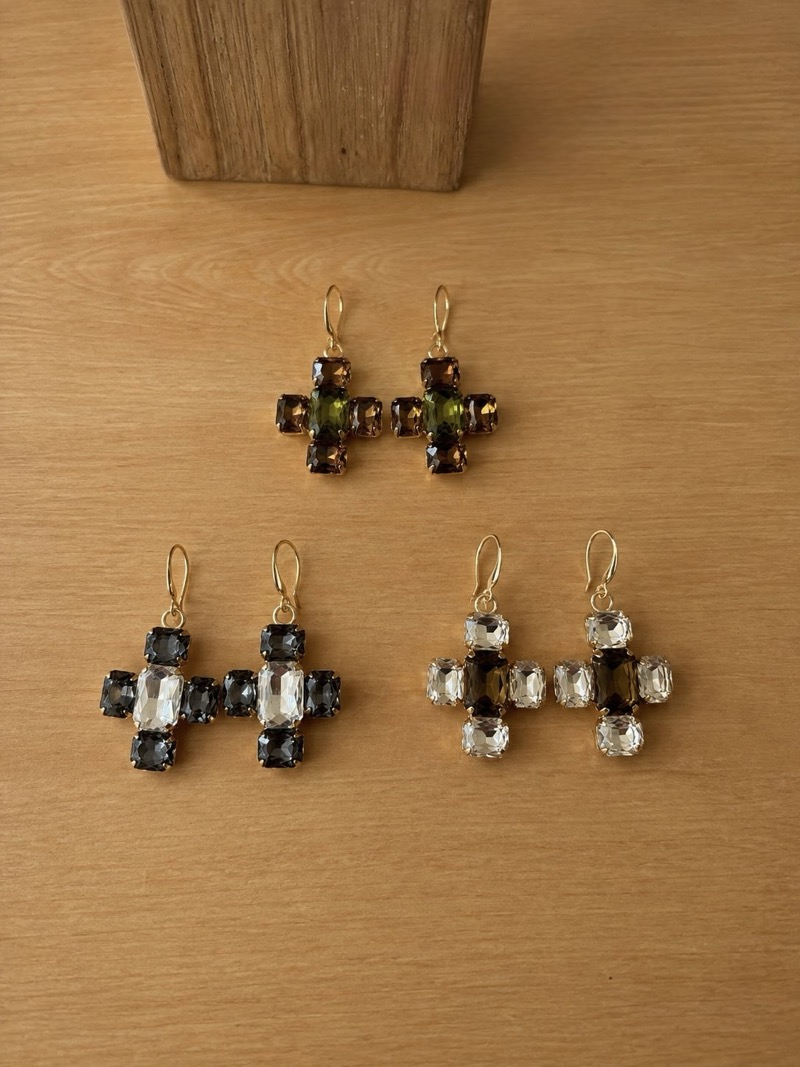5751D102-3836-43C0-BB98-F7D213E1DD38_E3BCFA8F-5D63-45A7-BE3B-456370F344B6 Boucles d'oreilles diamants – Image 1