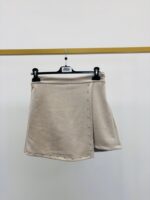 Jupe Short Suédine Détail Clou – Image 2