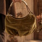 Sac à main velours ras