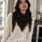 Écharpe triangle dentelle
