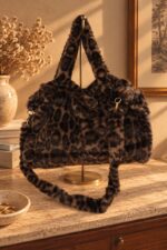 Grand sac fausse fourrure – Image 6
