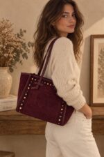 Sac suédine détail rivets et clou