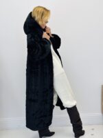Manteau fausse fourrure à capuche – Image 3