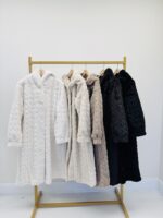 Manteau fausse fourrure à capuche – Image 2