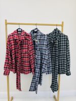 Chemise à carreaux avec lavallière – Image 2