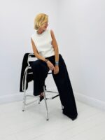 Pull sans manches col bijoux – Image 3