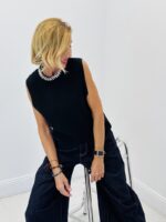 Pull sans manches col bijoux