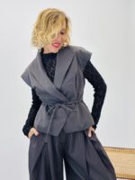Blazer sans manches ceinturé