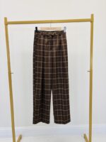 Pantalon à carreaux avec pinces – Image 2