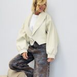 Veste simili cuir coupe courte grand col