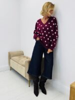 Pull à pois col V – Image 3