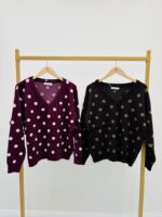 Pull à pois col V – Image 2