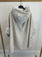 Cape grande taille effet suédine avec fausse fourrure – Image 3