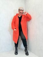 Gilet long à capuche en maille bouclette – Image 4