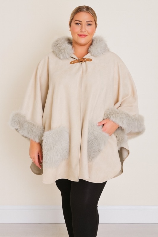 23102025-005 Cape grande taille effet suédine avec fausse fourrure – Image 1