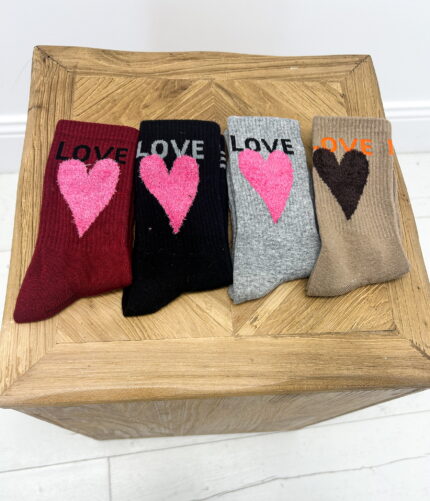 Chaussettes “Love & Cœur” – Touche fun et cocooning