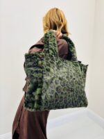 Sac Cabas en fausse fourrure imprimé léopard – Image 4