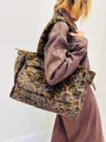 Sac Cabas en fausse fourrure imprimé léopard – Image 5